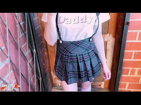 ❤️ Schoolgirl sûget har lul djip en neukt ynstee fan klassen. ❤️❌ Russyske porno by ús fy.shufflesex.ru ❌❤