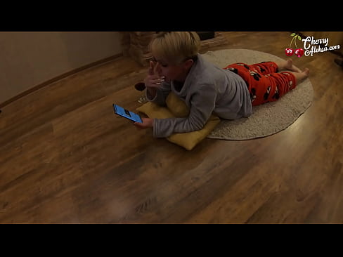 ❤️ Gekke blonde sûgje Enorme lul dy't derop sûgje en stuiterje - Anale seks ❤️❌ Russyske porno by ús fy.shufflesex.ru ❌❤